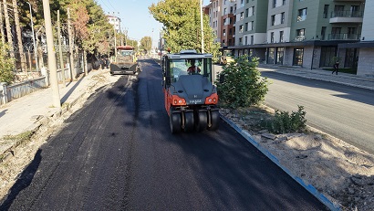 Büyükşehir, Elbistan’da Recep Tayyip Erdoğan Bulvarı’nı Asfaltla Buluşturuyor